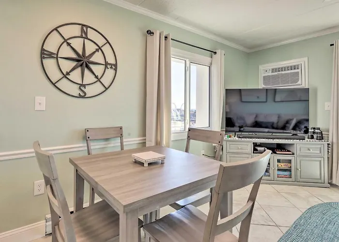 Apartment End-unit Ocean With Panoramic Views!
