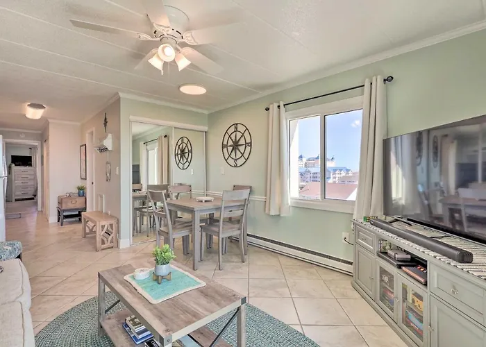 End-unit Ocean With Panoramic Views! *