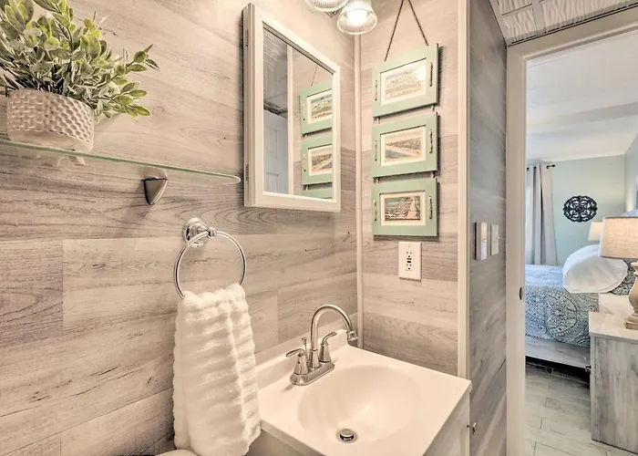 Apartment End-unit Ocean With Panoramic Views!