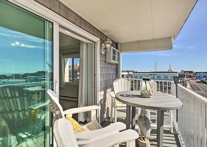 End-unit Ocean With Panoramic Views! Apartment